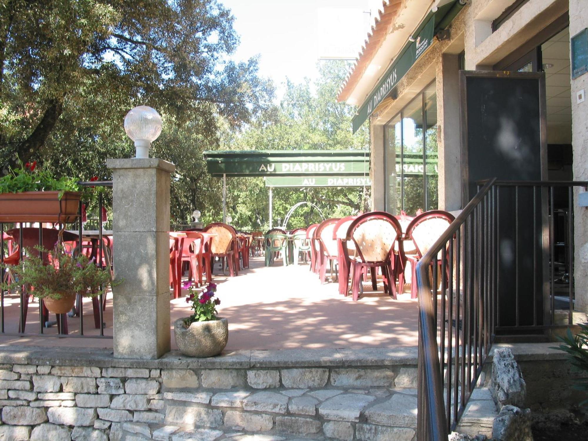 Terrasses De L'Aven Hotel Orgnac-lʼAven Екстериор снимка