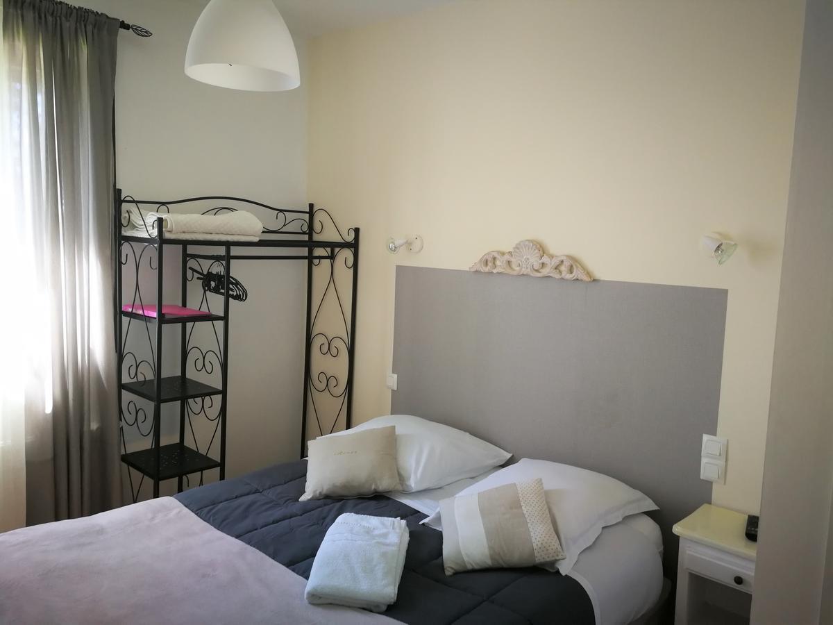 Terrasses De L'Aven Hotel Orgnac-lʼAven Екстериор снимка