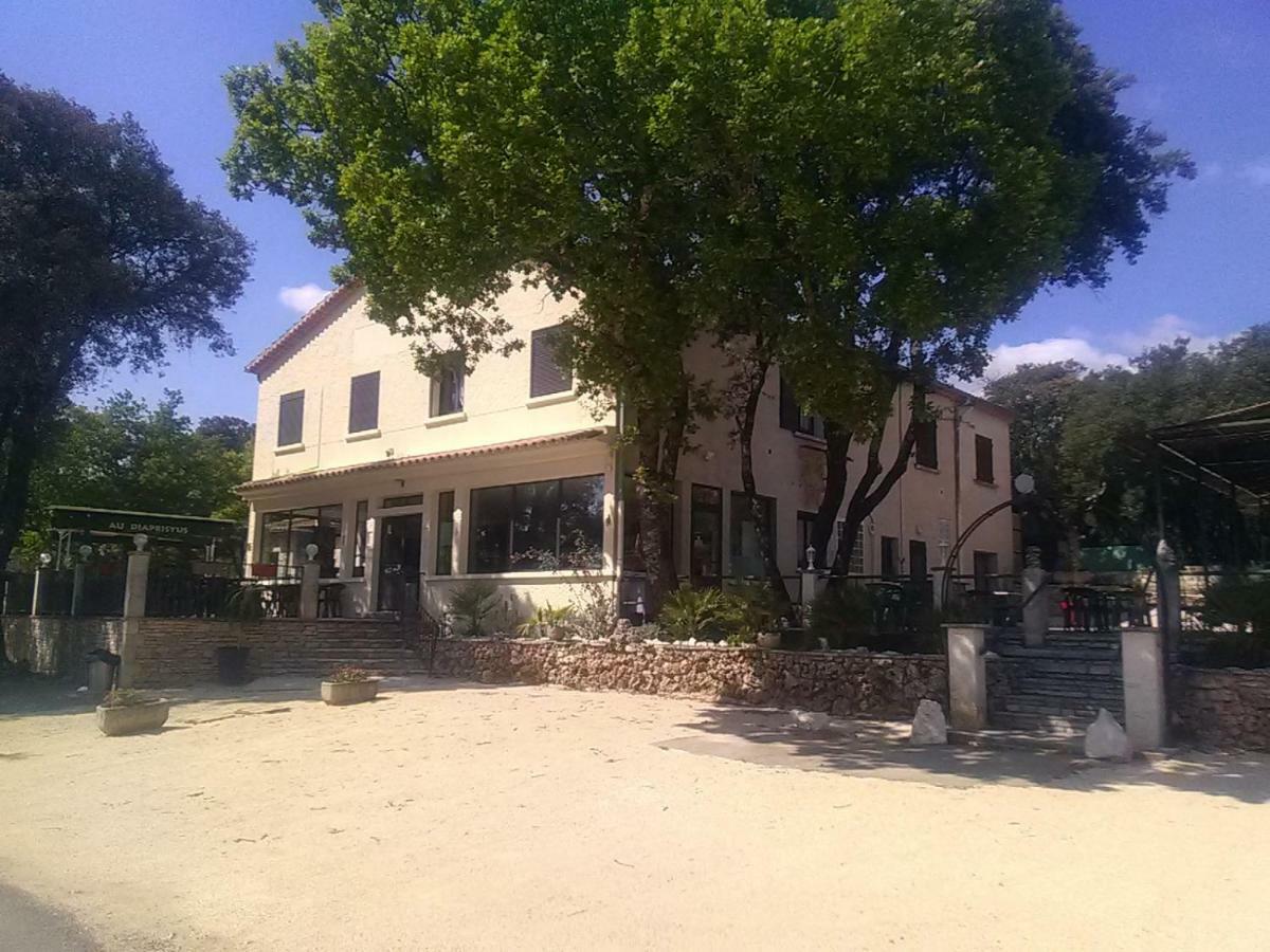 Terrasses De L'Aven Hotel Orgnac-lʼAven Екстериор снимка
