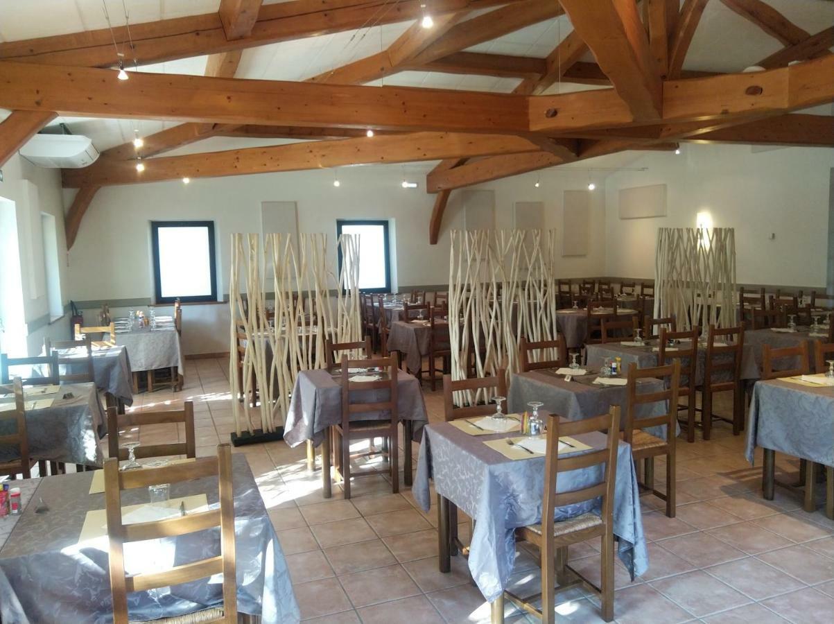 Terrasses De L'Aven Hotel Orgnac-lʼAven Екстериор снимка