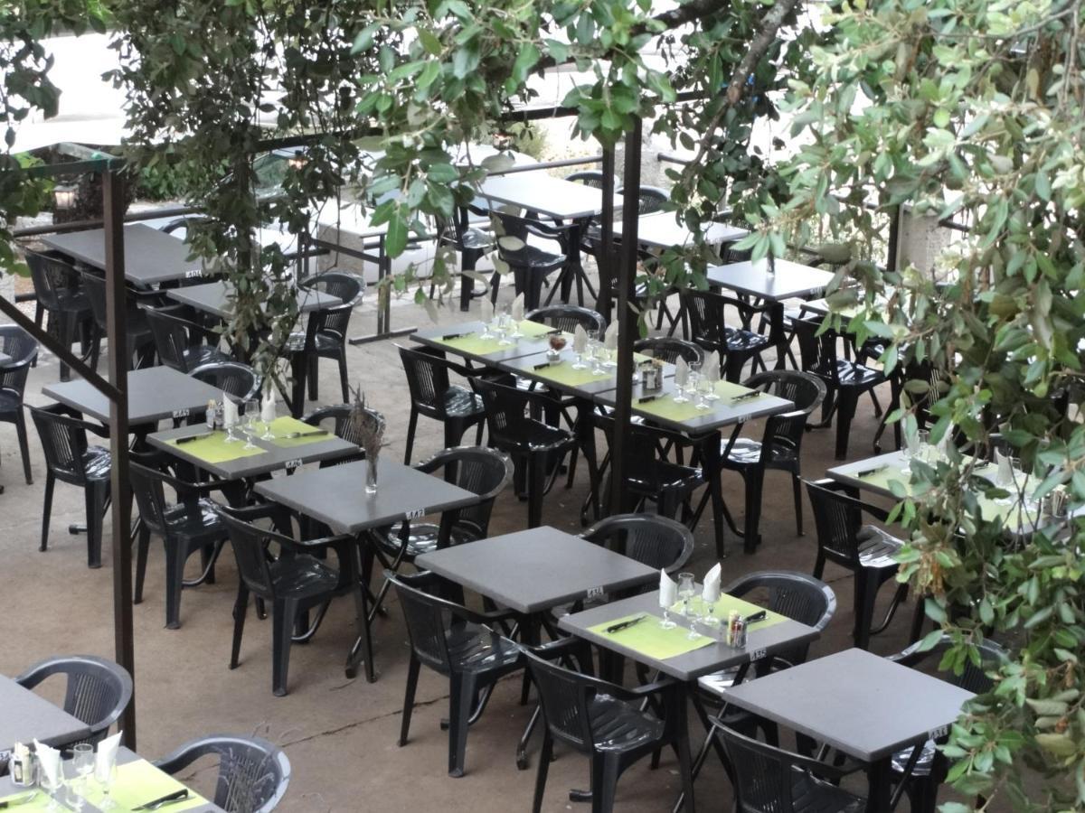 Terrasses De L'Aven Hotel Orgnac-lʼAven Екстериор снимка