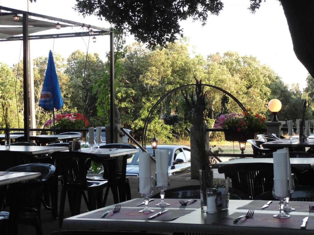 Terrasses De L'Aven Hotel Orgnac-lʼAven Екстериор снимка